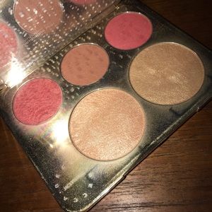 BECCA Makeup - Jaclyn hill champagne pop palette BECCA Makeup - Jaclyn hill champagne pop palette